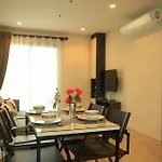 Sea View Room Long Balcony With Rooftop Pool In Central Pattaya