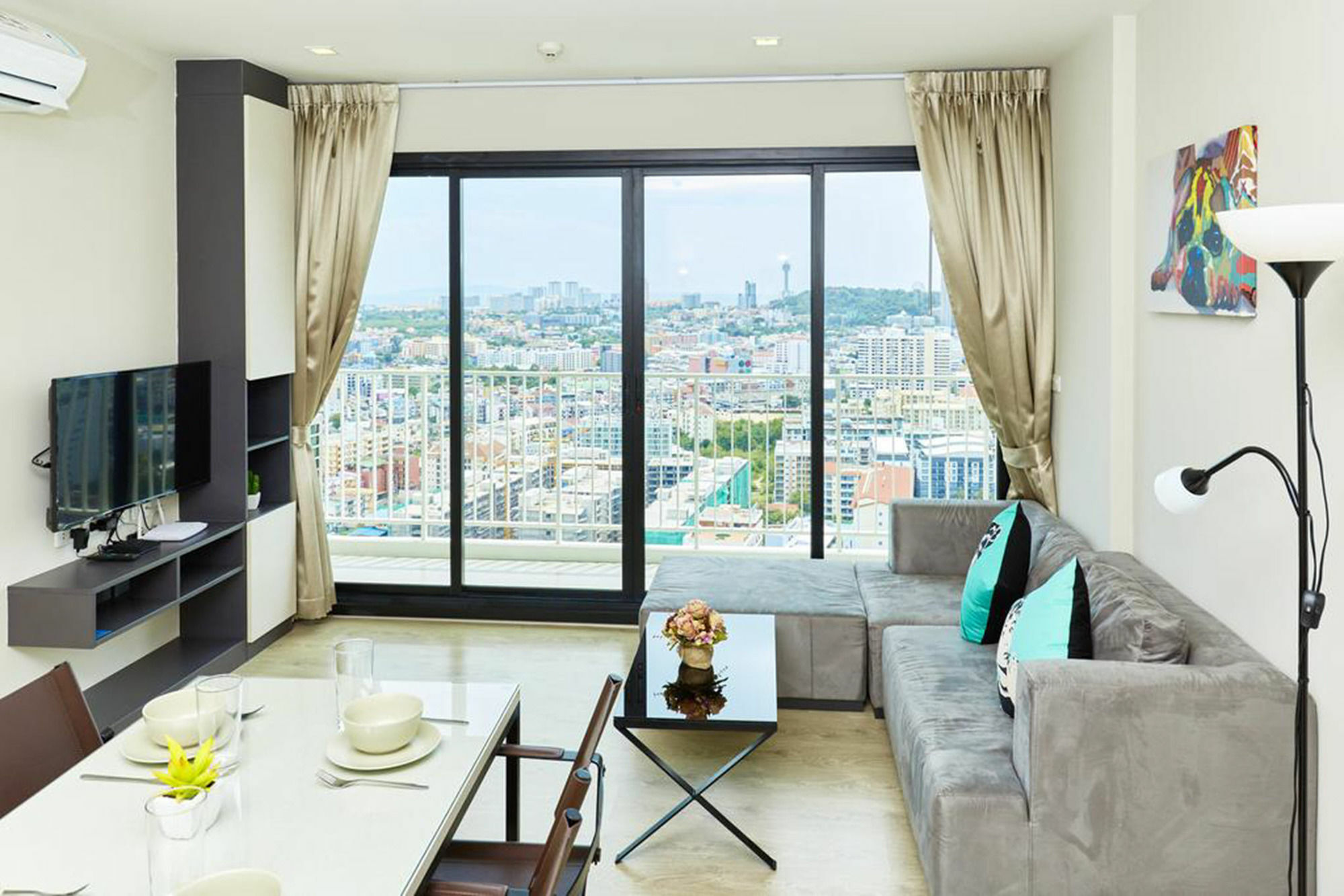 Sea View Long Balcony With Rooftop Pool In 3*