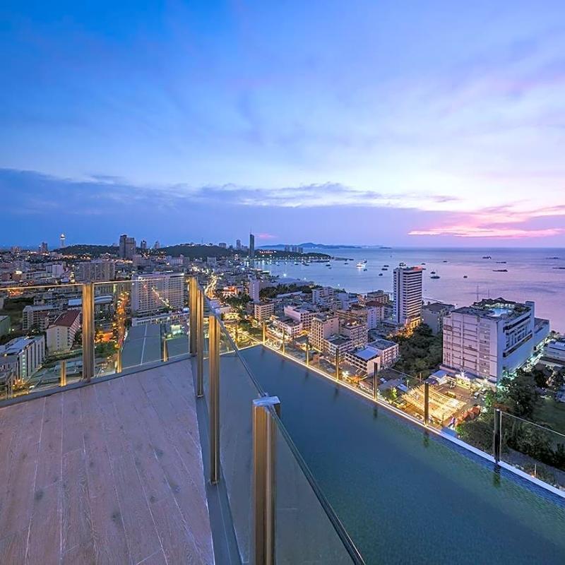 Sea View Long Balcony With Rooftop Pool In 3* Pattaya